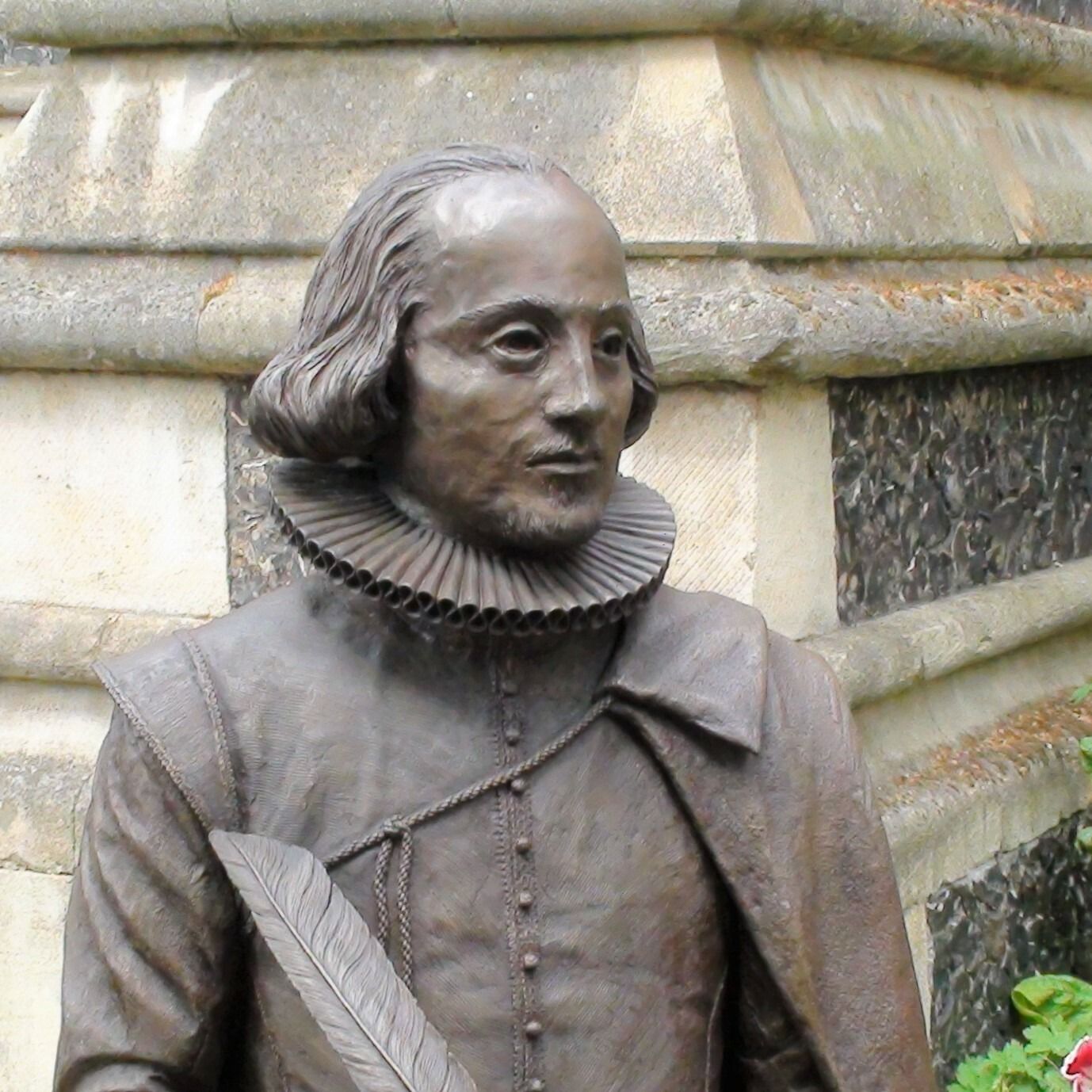Shakespeare statue in London